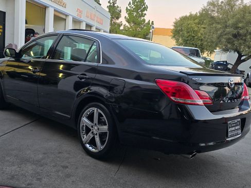 Used 2005 Toyota Avalon Limited image 10
