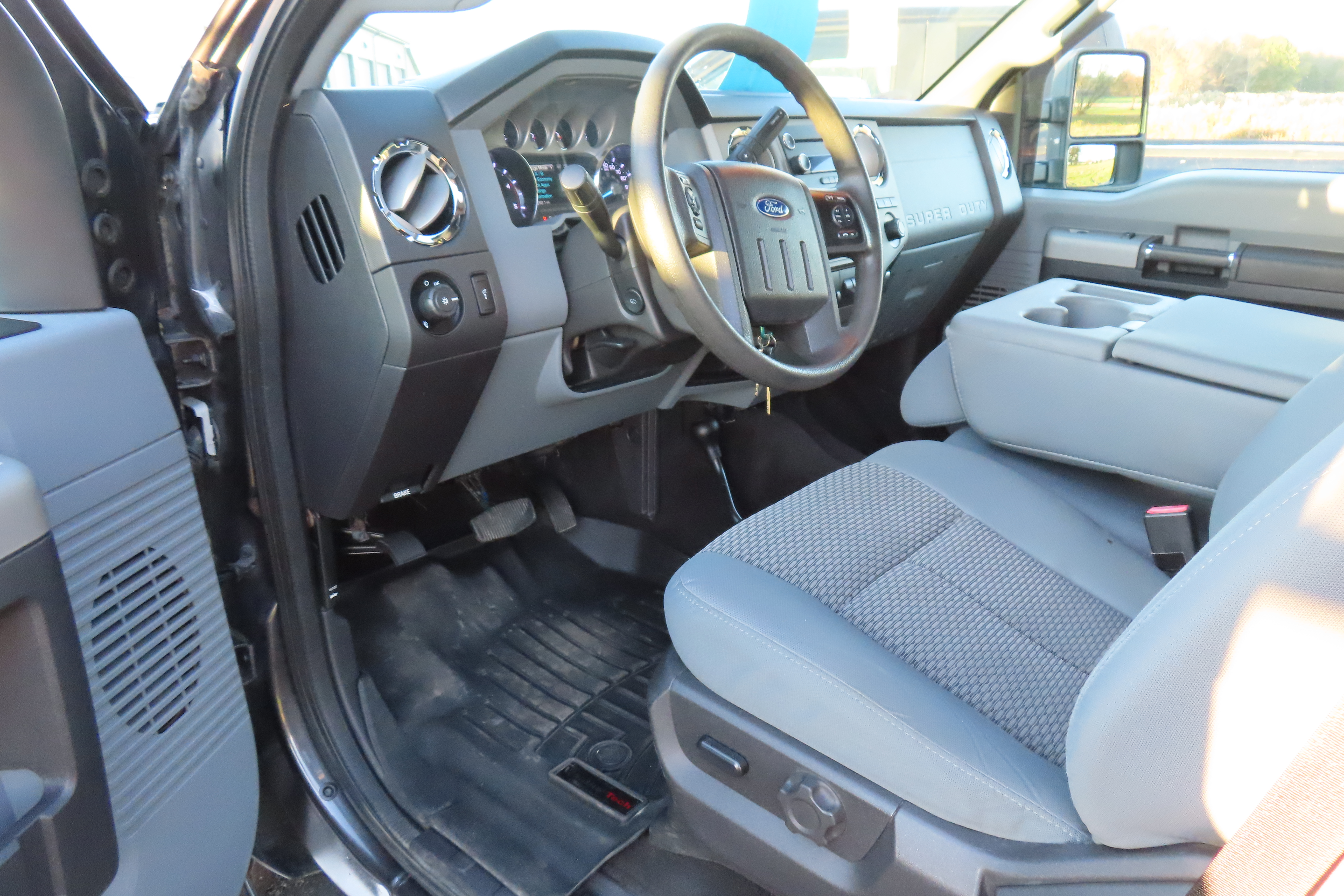 Used 2016 Ford F350 4x4 Crew Cab Super Duty image 11