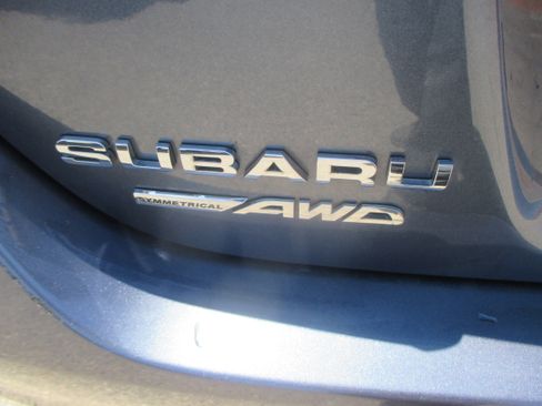 Used 2015 Subaru Legacy 2.5i Premium Sedan 4D AWD/4WD image 9