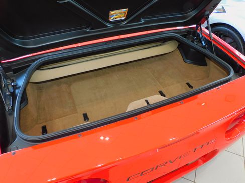 Used 1998 Chevrolet Corvette Stingray Convertible w/1LT image 21