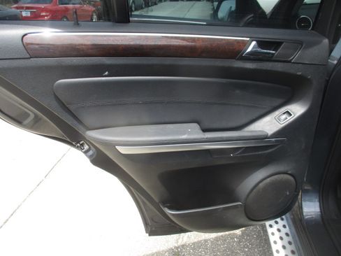 Used 2010 Mercedes-Benz ML 350 image 13