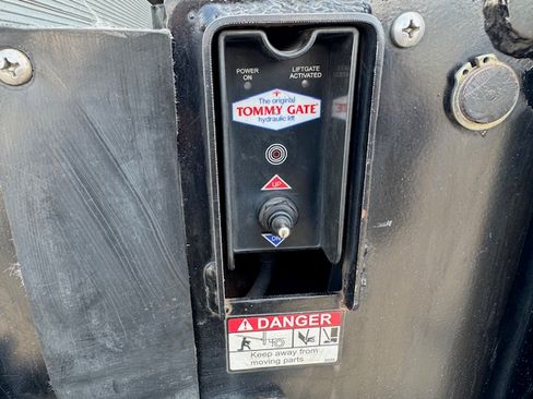 Used 2021 Chevrolet Express 3500 image 18