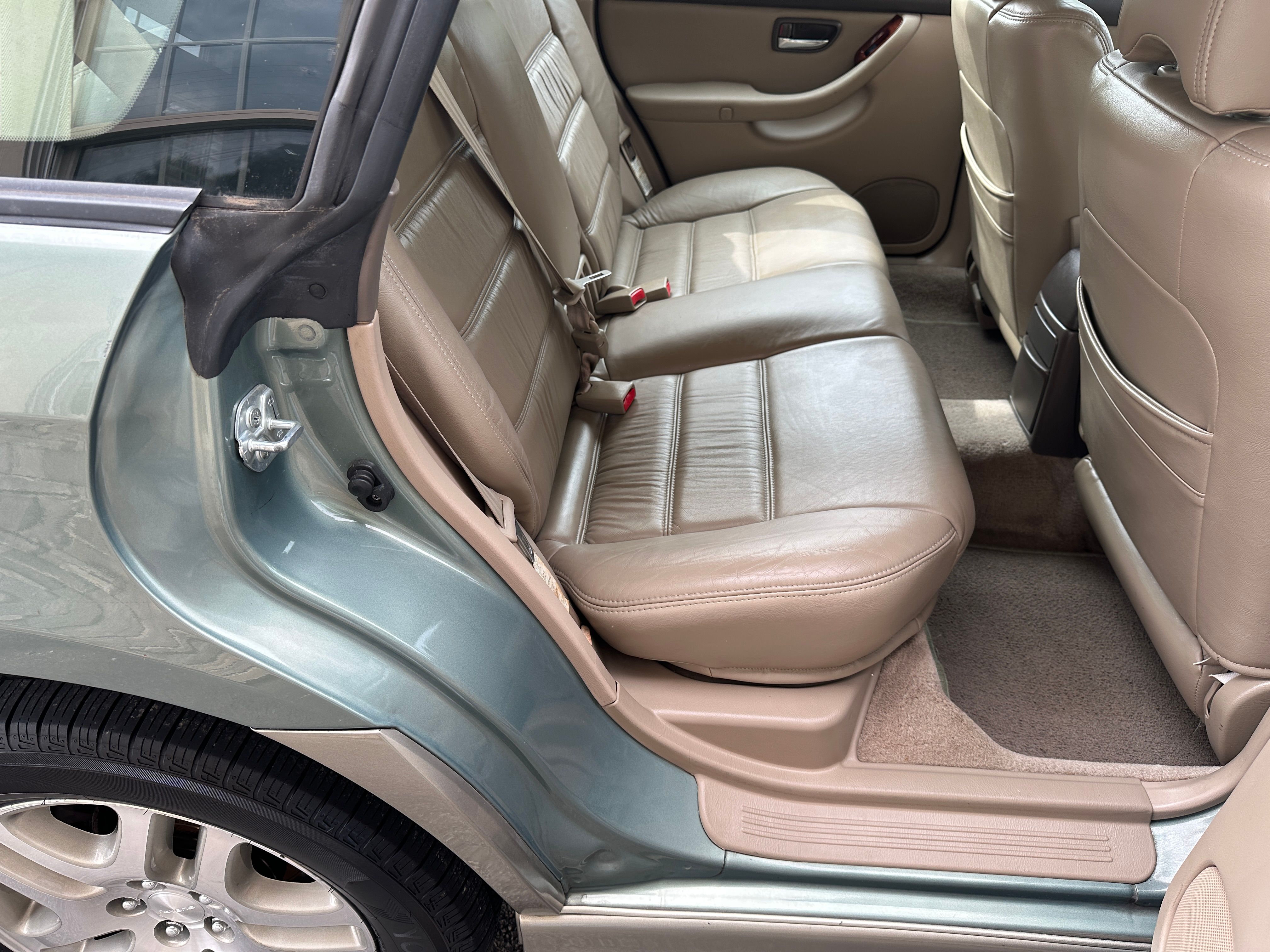 Used 2004 Subaru Outback Wagon AWD/4WD image 15