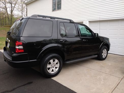 Used 2007 Ford Explorer XLT image 18