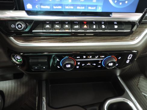 Used 2022 Chevrolet Silverado 1500 4x4 Crew Cab LT Trail Boss image 44