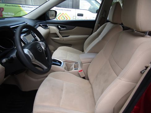 Used 2016 Nissan Rogue SV image 9