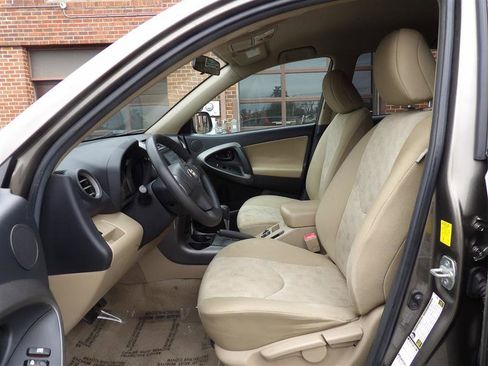 Used 2010 Toyota RAV4 image 10