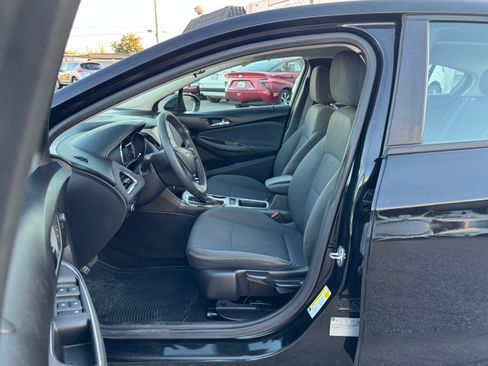 Used 2017 Chevrolet Cruze LS image 15