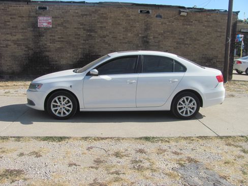 Used 2013 Volkswagen Jetta SE Sedan FWD image 1