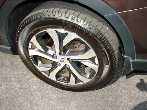 Used 2022 Subaru Outback Touring image 3