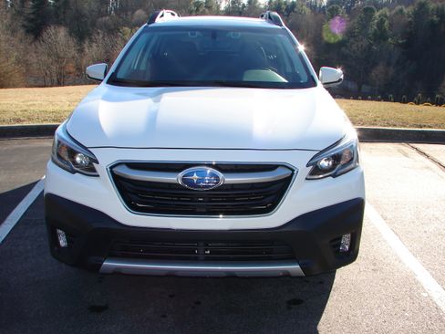 Used 2021 Subaru Outback Limited XT image 16