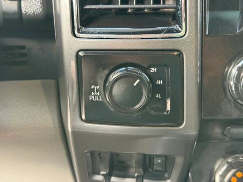 Used 2018 Ford F250 XLT w/ XLT Premium Package AWD/4WD image 13