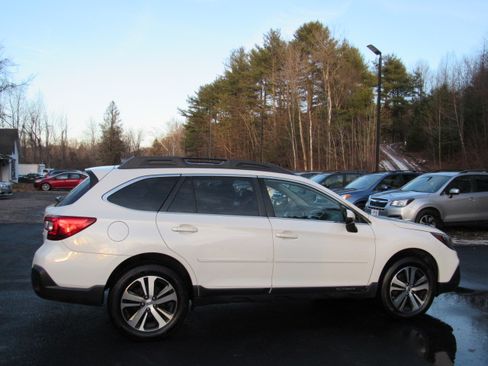 Used 2019 Subaru Outback 2.5i Limited image 9