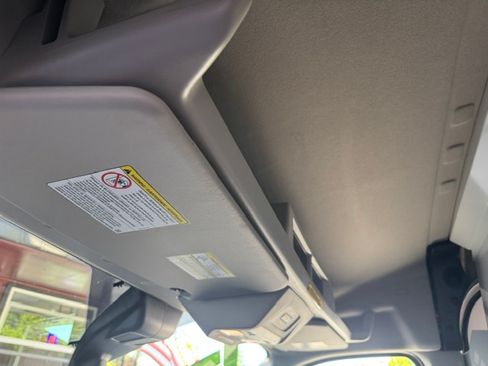 Used 2023 Ford Transit 250 148 Medium Roof RWD image 17