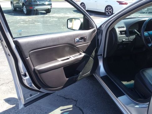 Used 2012 Ford Fusion SEL image 25