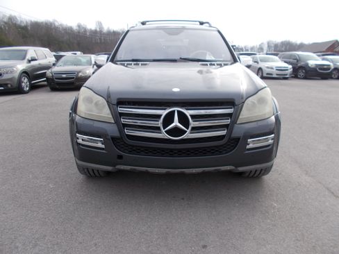 Used 2010 Mercedes-Benz GL 550 image 2