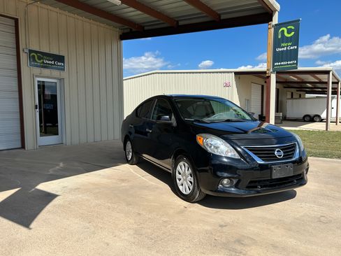 Used 2012 Nissan Versa image 7