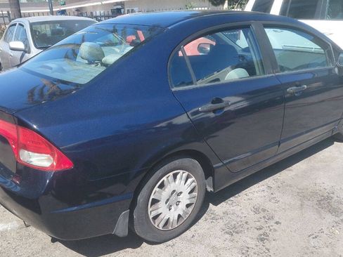 Used 2011 Honda Civic DX-VP image 2