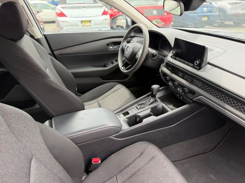 Used 2023 Honda Accord LX image 18