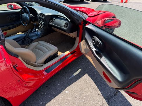 Used 1999 Chevrolet Corvette Convertible RWD image 14