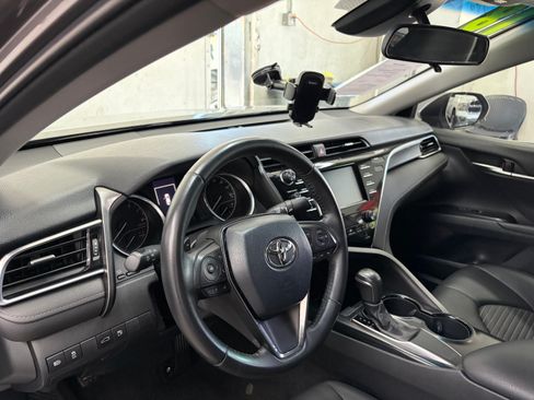 Used 2018 Toyota Camry SE Sedan FWD image 11