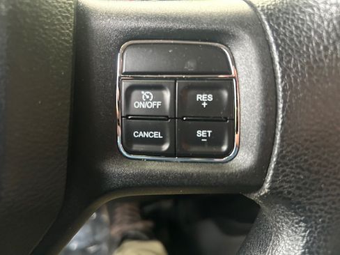 Used 2014 RAM 1500 4x4 Crew Cab ST image 10