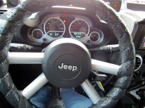 Used 2008 Jeep Wrangler Sahara image 15