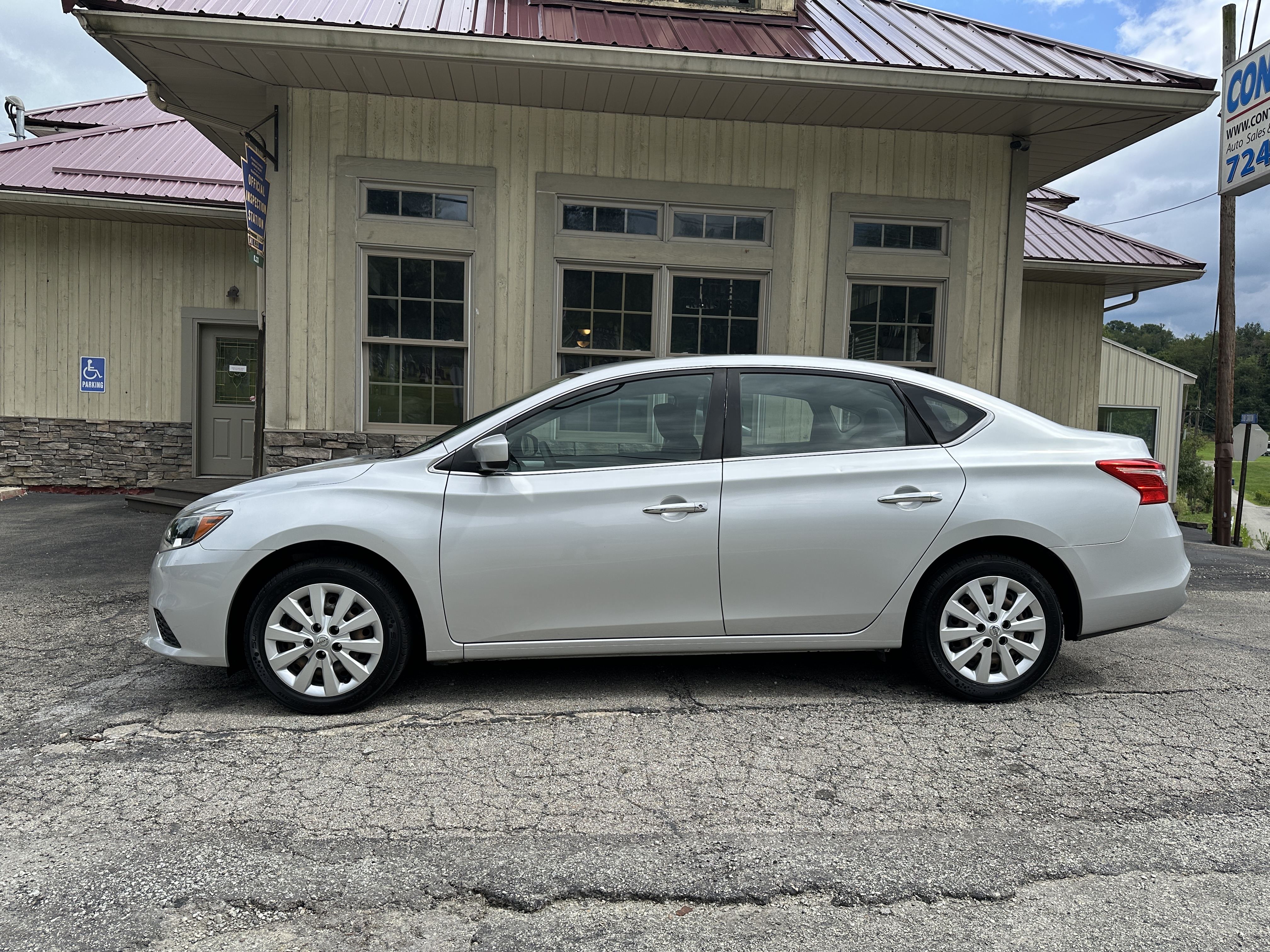 Used 2017 Nissan Sentra S FWD image 2