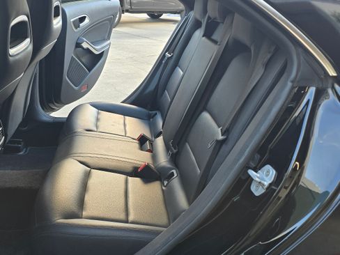 Used 2014 Mercedes-Benz CLA 250 image 23