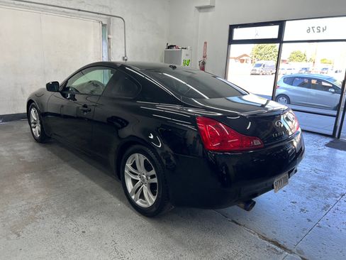 Used 2010 INFINITI G37 image 16