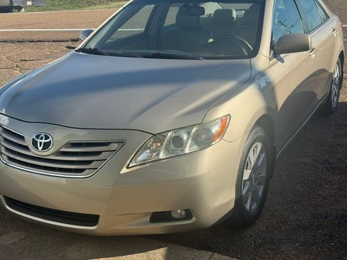Used 2009 Toyota Camry V6 FWD image 3