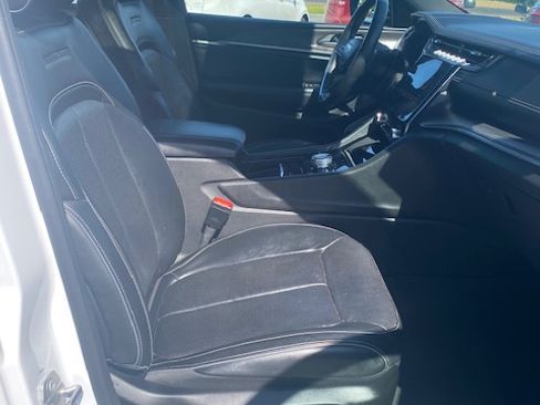 Used 2022 Jeep Grand Cherokee 4WD Overland image 18