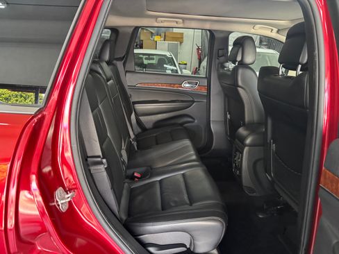 Used 2011 Jeep Grand Cherokee Limited image 14