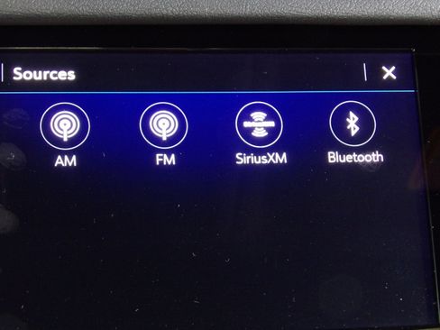 Used 2025 Cadillac XT6 Premium Luxury image 6