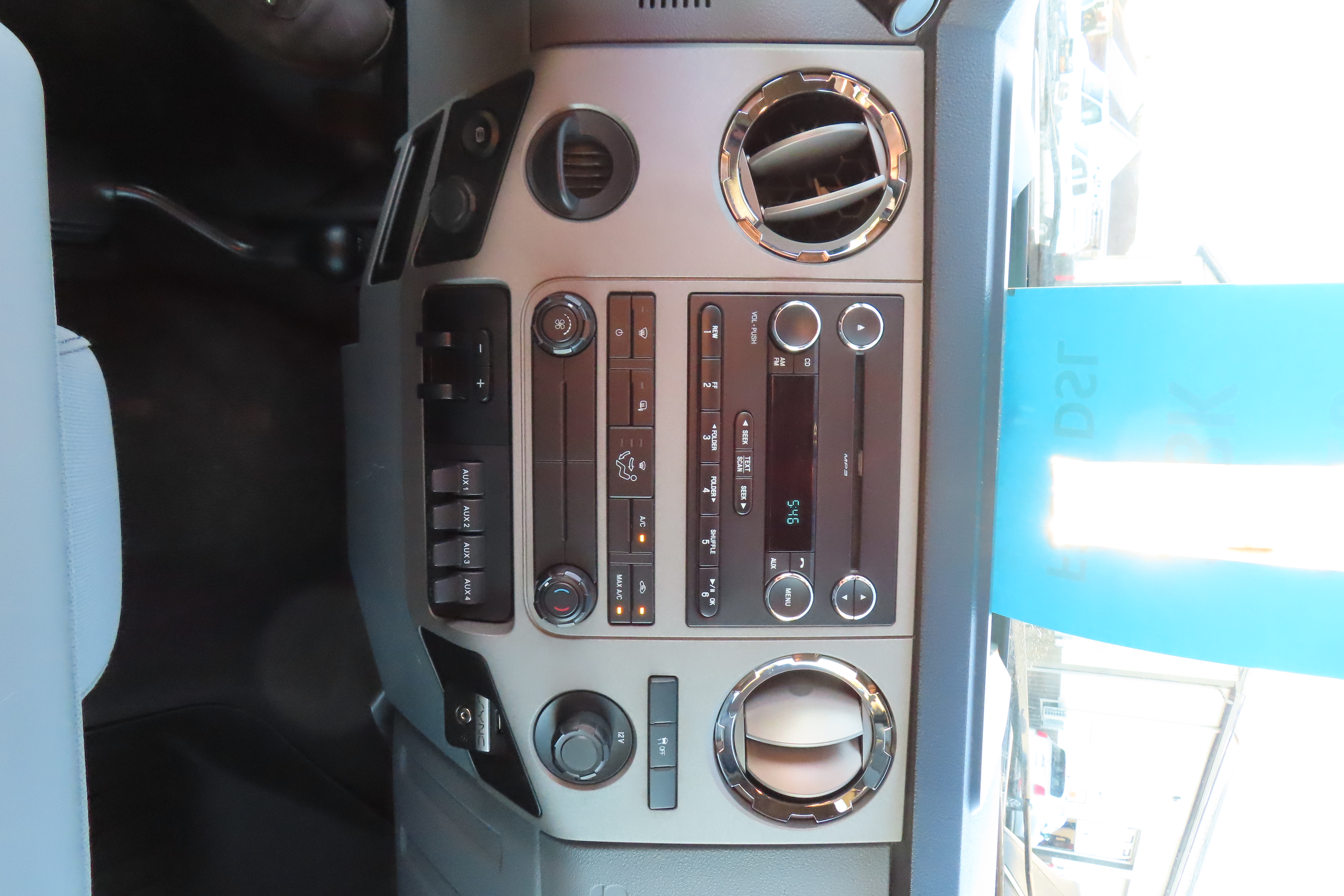Used 2016 Ford F350 4x4 Crew Cab Super Duty image 9