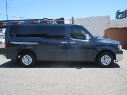Used 2016 Nissan NV 3500 SV Passenger RWD image 1
