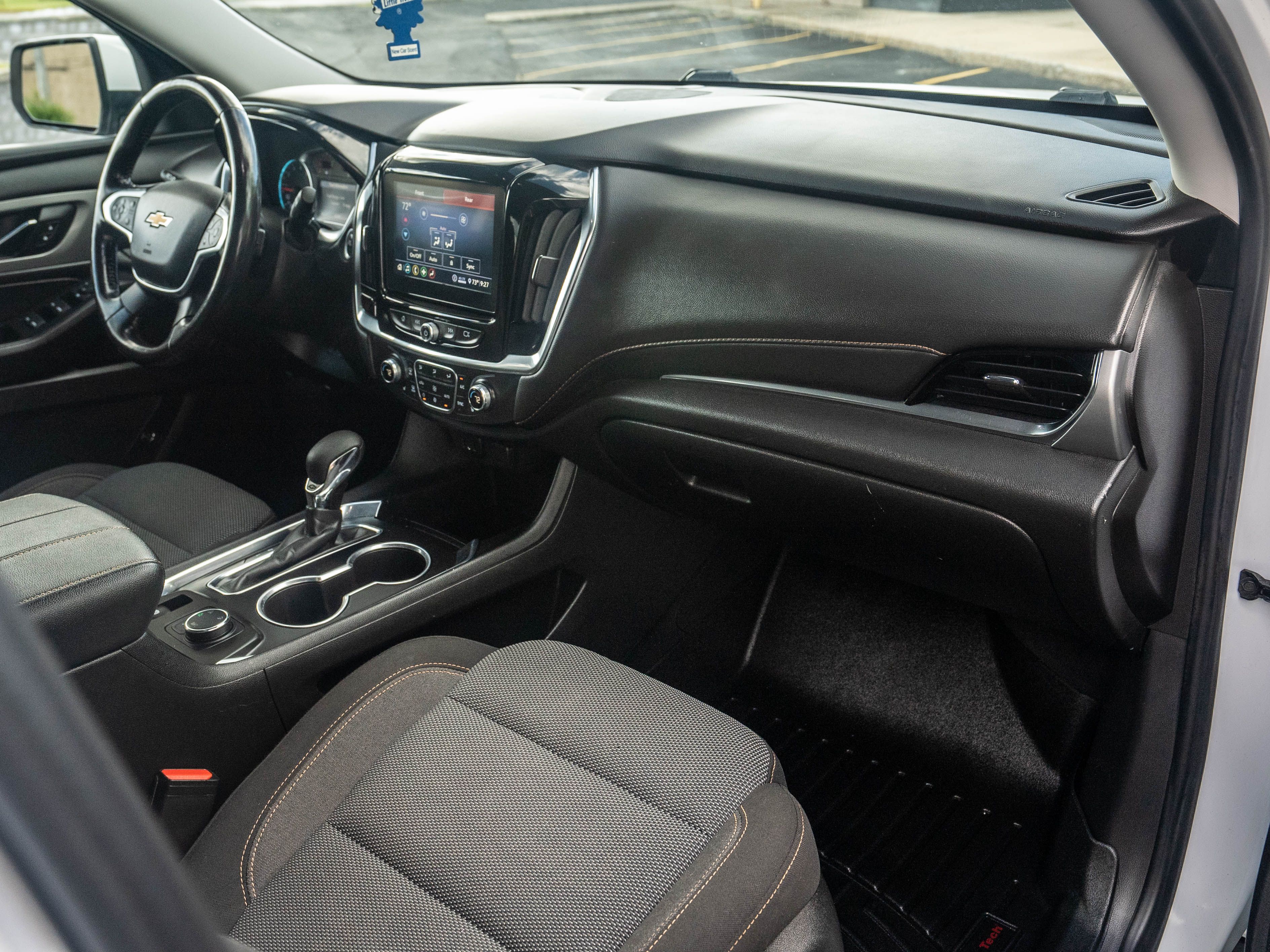Used 2021 Chevrolet Traverse AWD LT image 30