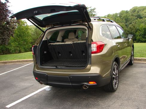 Used 2023 Subaru Ascent Limited 7-Passenger AWD/4WD image 10