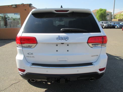 Used 2018 Jeep Grand Cherokee 4WD Limited w/ Off Road Group image 11