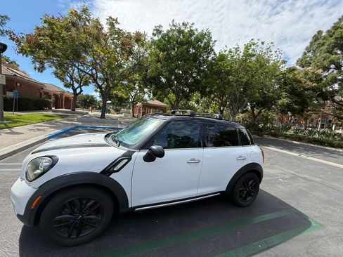 Used 2016 MINI Cooper Countryman S ALL4 AWD/4WD image 2