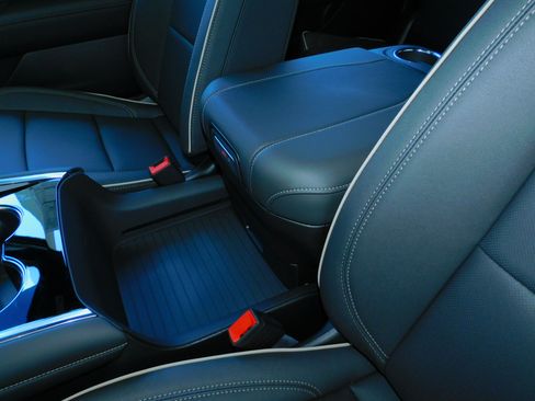 New 2026 Chevrolet Suburban Premier image 41