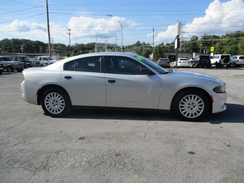 Used 2016 Dodge Charger SE image 5