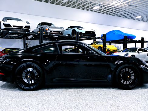 Used 2024 Porsche 911 Carrera GTS image 12