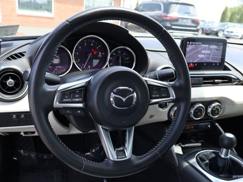 Used 2021 MAZDA MX-5 Miata RF Grand Touring image 16
