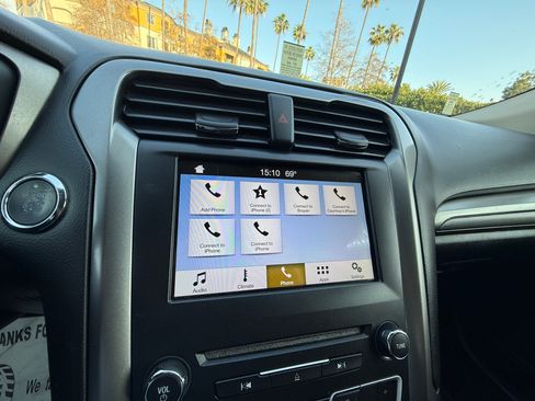 Used 2017 Ford Fusion SE image 17