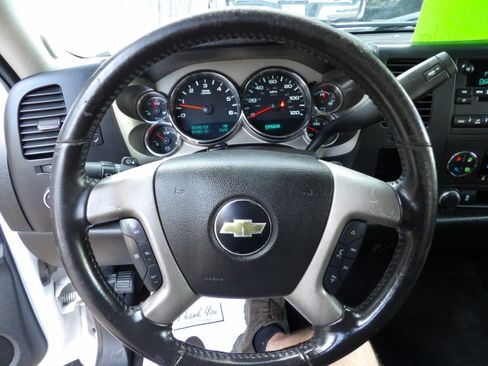 Used 2013 Chevrolet Silverado 1500 LT Z71 image 11