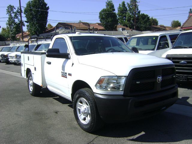 Used 2017 RAM 2500 2WD Regular Cab ST image 2