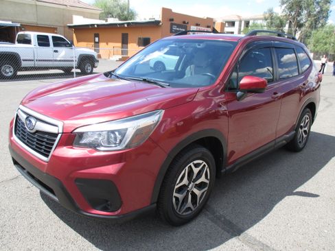 Used 2020 Subaru Forester 2.5i Premium Sport Utility 4D AWD/4WD image 17
