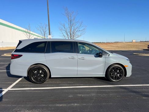 Used 2025 Honda Odyssey Sport-L image 5