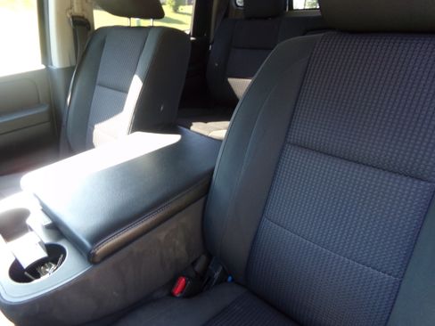 Used 2013 Nissan Titan 2WD Crew Cab SV image 14